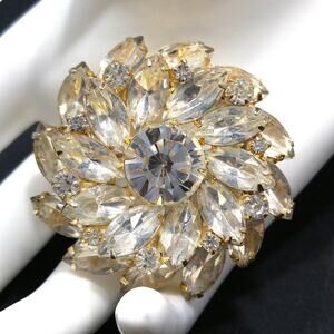 Mid-Century Clear Crystal Rhinestone Flower Brooch, Gold Plated, 1960s Vintage